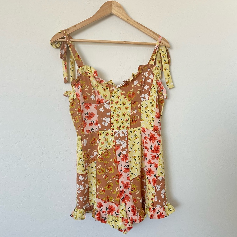 Boho Floral Patchwork Romper E.Ssue Size Medium T… - image 1